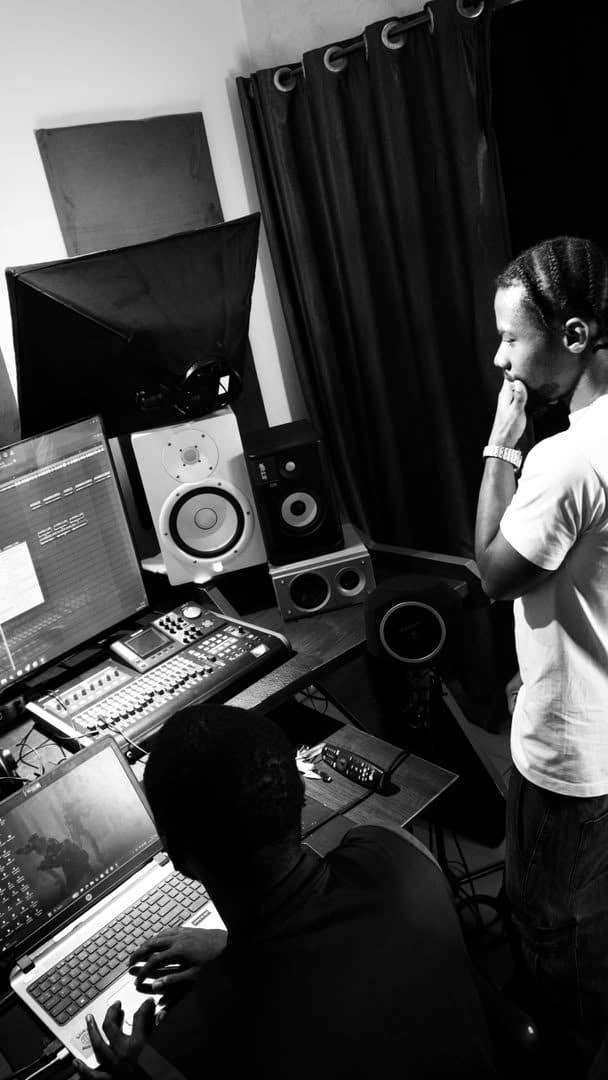 MUSIC PRODUCTION CLASS